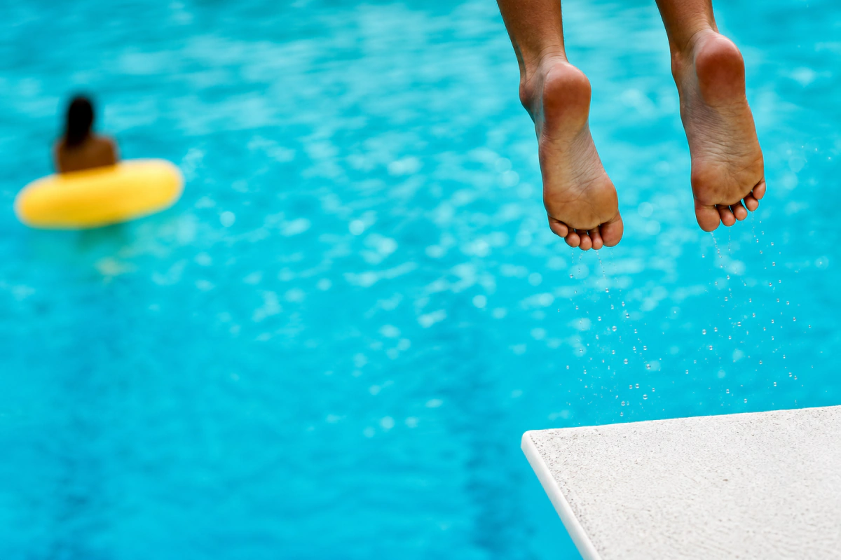 No te tires a la piscina… de cabeza